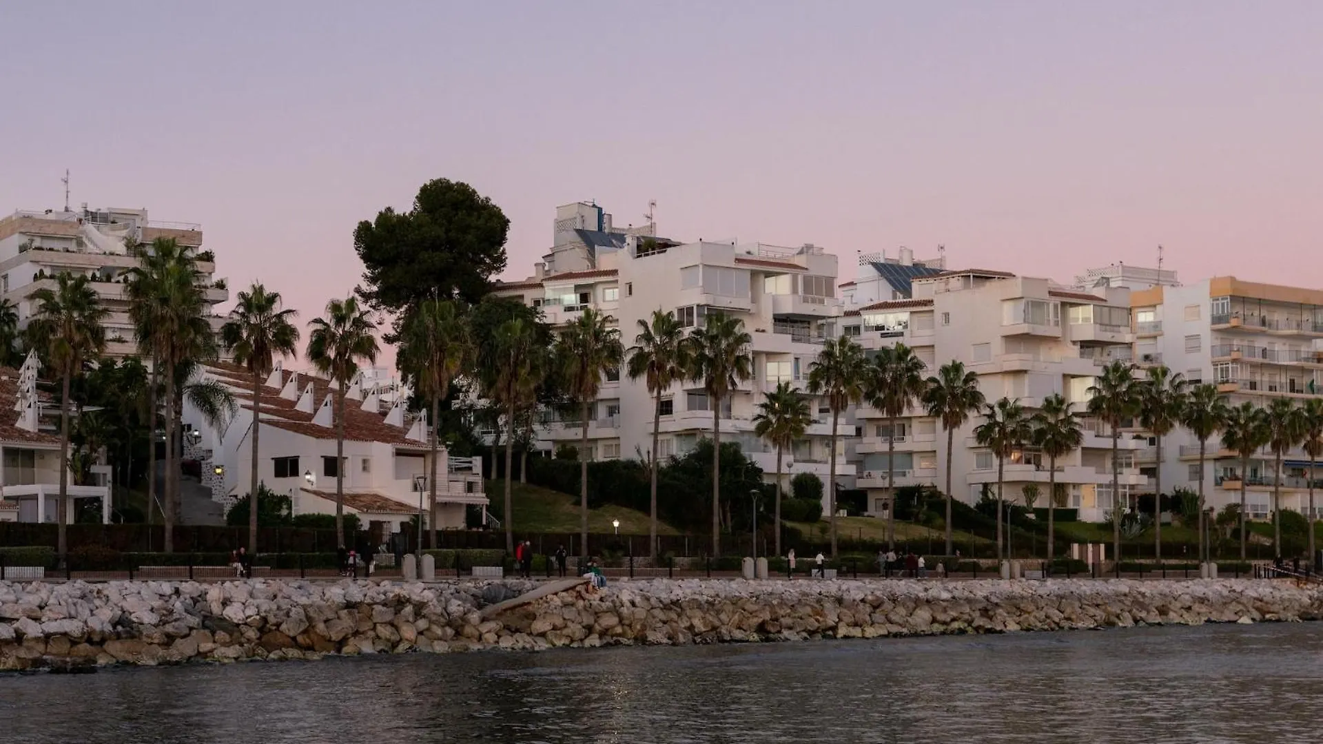 Lovely First Line Apartment With Seaviews Rdr452 Marbella