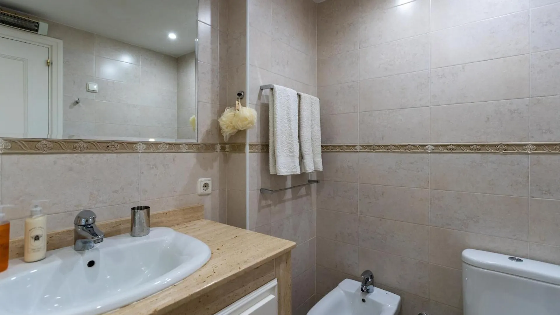 Lovely First Line Apartment With Seaviews Rdr452 Marbella