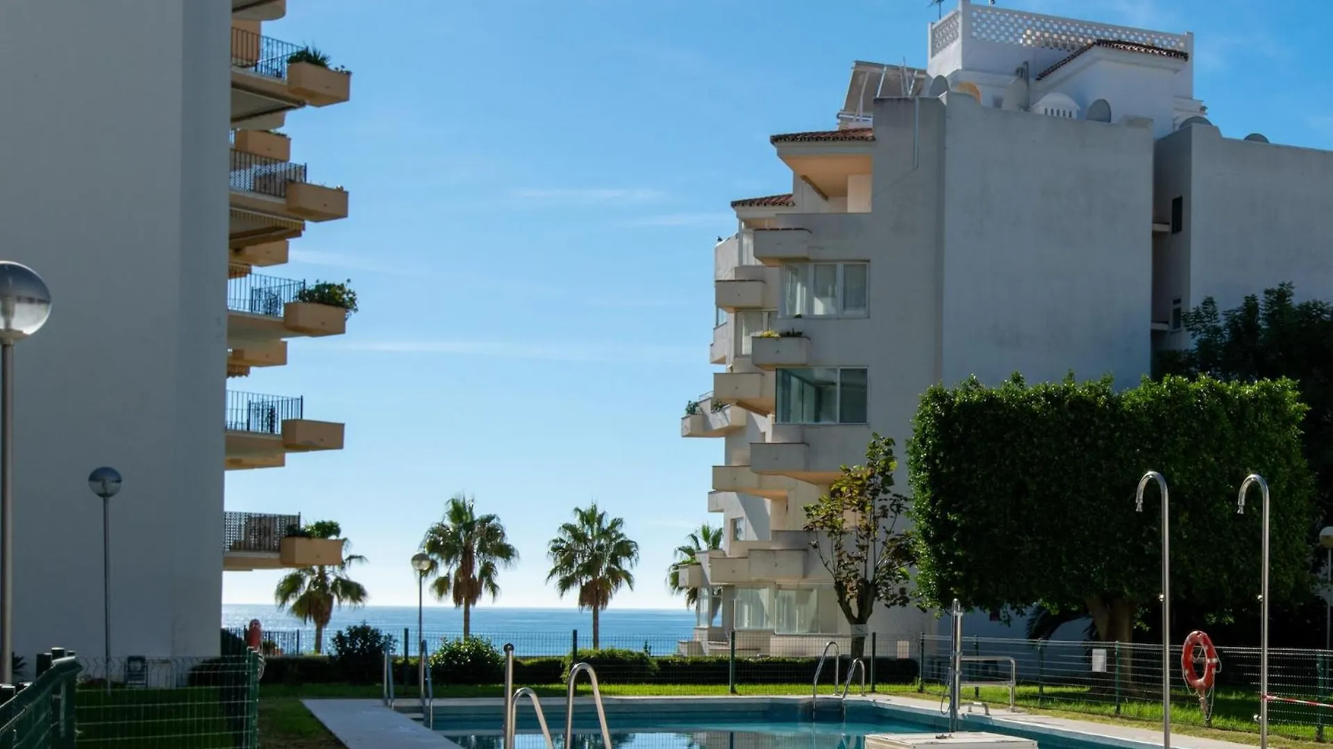 Lovely First Line Apartment With Seaviews Rdr452 Marbella