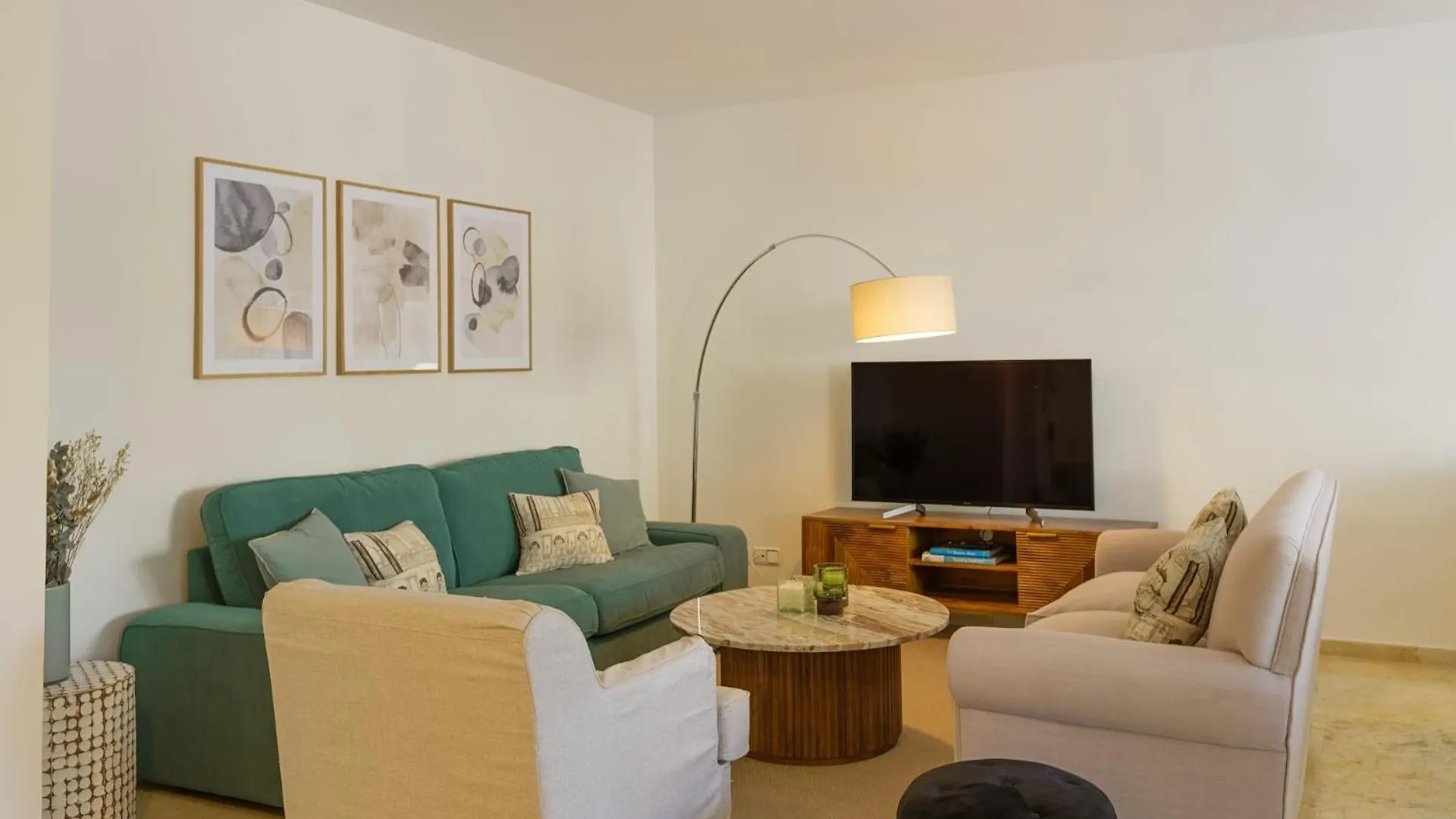 Lovely First Line Apartment With Seaviews Rdr452 Marbella Spain
