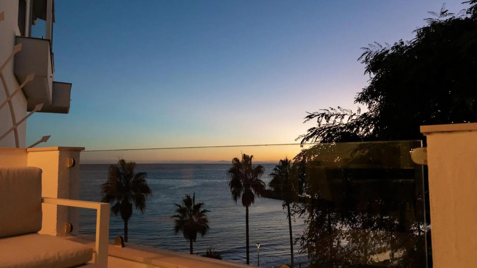 Lovely First Line Apartment With Seaviews Rdr452 Marbella 0*,