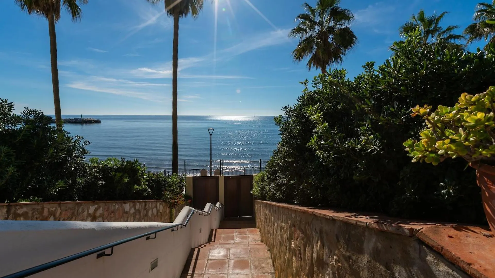 Lovely First Line Apartment With Seaviews Rdr452 Marbella