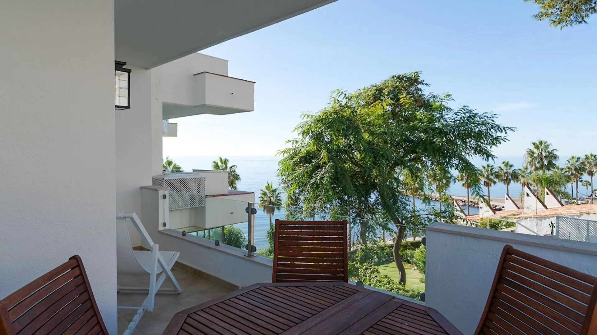 Lovely First Line Apartment With Seaviews Rdr452 Marbella