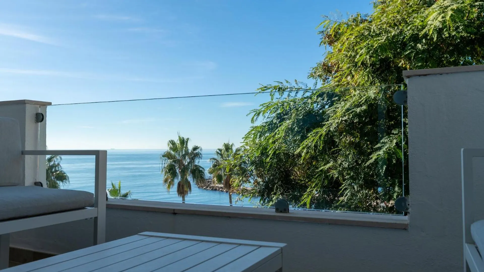 Lovely First Line Apartment With Seaviews Rdr452 Marbella